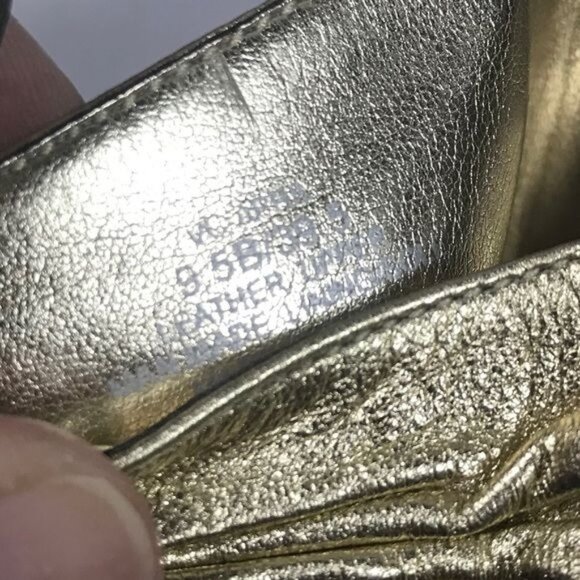 Vince Camuto 10 April gold leather heels - Picture 8 of 8